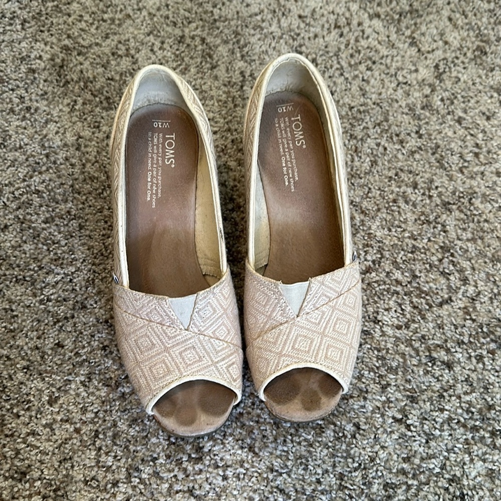 Tom’s Wedge Sandals